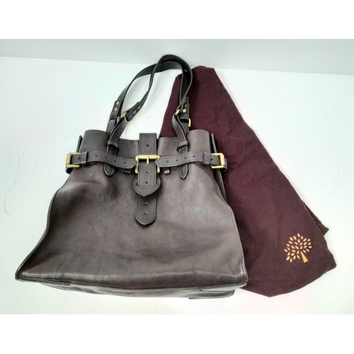 648 - A Mulberry Brown Leather Tote Bag with Dust-Cover. Gold-tone belt buckle decoration. Spacious interi... 