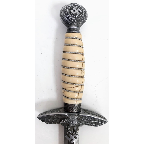 38 - 3 rd Reich 2 nd Pattern Luftwaffe Officers Dagger. Produced by wMw Waffen circa 1937. There is a cra... 