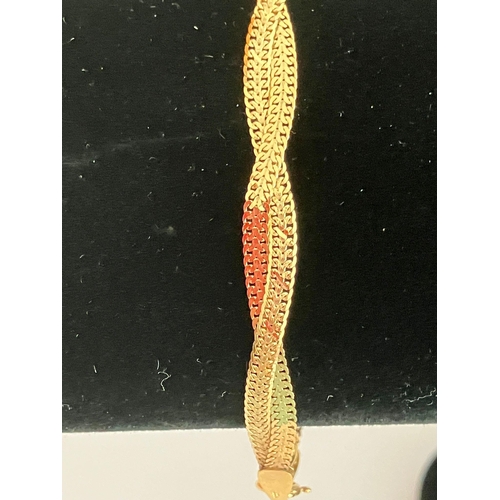 13 - Attractive 9 carat yellow GOLD BRACELET. Having Double Width Gold Bands with nicely decorated detail... 