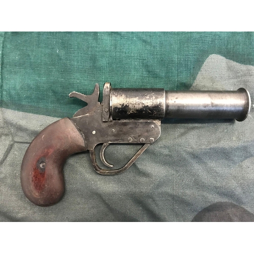 139 - A Deactivated British WW2 Molins No.1 MK 5 Flare Pistol. 5.5 inch barrel length. Comes with a deacti... 