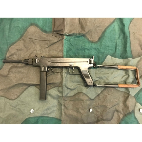 209 - An EU Spec Deactivated Danish 1950 Madsen M50 Sub Machine Gun. 9 x 19mm calibre. Moving dummy metal ... 