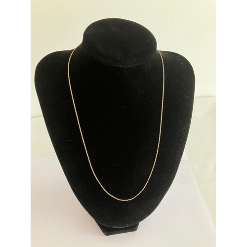 148 - 9 carat Fine GOLD CHAIN NECKLACE. 46 cm. 0.90 grams.