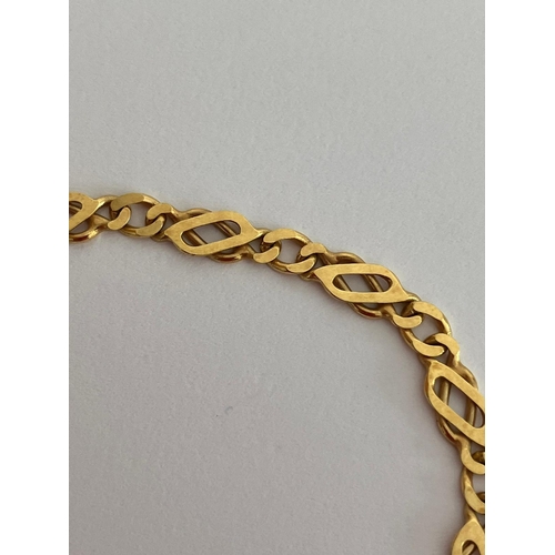 56 - Fabulous 9 carat Yellow GOLD FANCY LINK BRACELET. Having full UK hallmark. 3.95 grams. 18 cm.