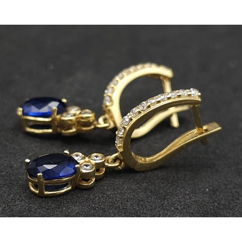208 - PAIR OF 18K YELLOW GOLD STONE SET DROP EARRINGS, WEIGHT  3.5G, 22MM DROP APPROX
