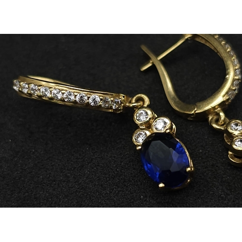 208 - PAIR OF 18K YELLOW GOLD STONE SET DROP EARRINGS, WEIGHT  3.5G, 22MM DROP APPROX