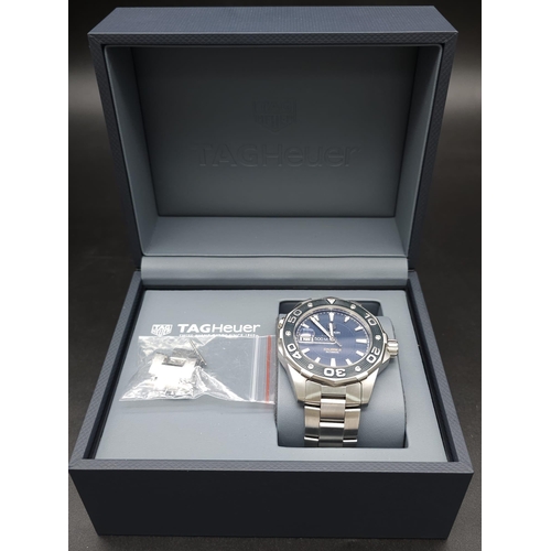 45 - A Tag Heuer Aquaracer - Calibre 5 Automatic Gents Watch. Stainless steel strap and case - 44mm. Blue... 