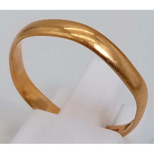 539 - A Vintage 22K Yellow Gold Band Ring - Slightly out of shape so a/f.  Size P. 2.32g