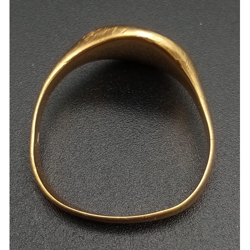 27 - A Vintage 18K Yellow Gold Signet Ring. Size O. 6.2g