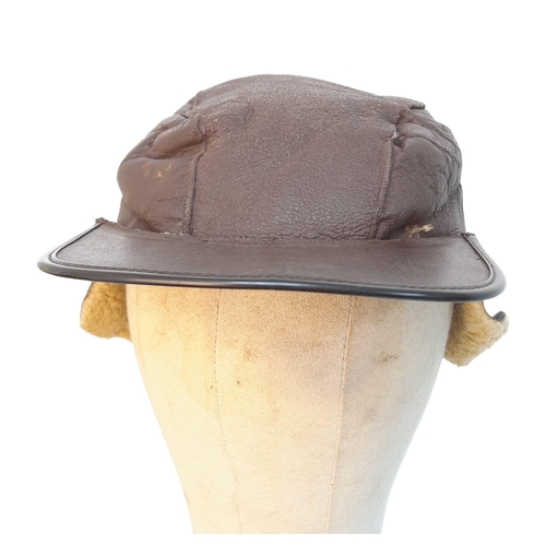 370 - WW2 U.S.A.A.F Leather B2 Bomber Crew Hat.