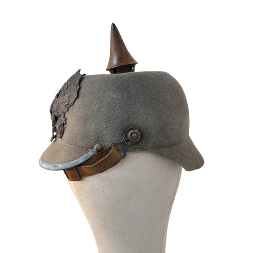 68 - WW1 Imperial German Army Prussian M15 Pickelhaube Uniform Helmet. A felt constructed example with ni... 