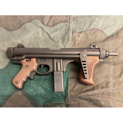 332 - Deactivated beretta m12 sub machine gun, latest eu spec, with moving cocking handle under spring pre... 