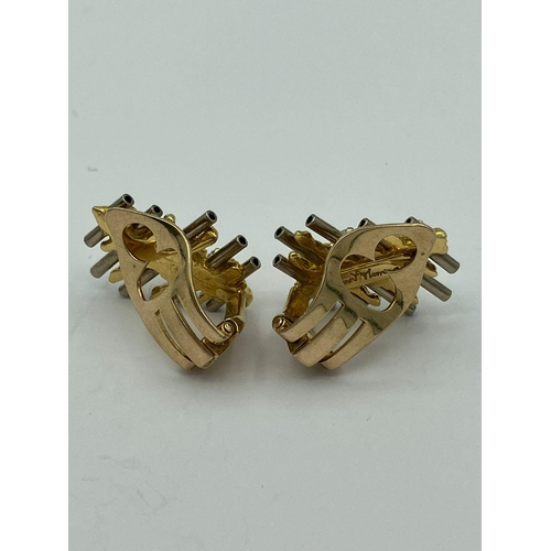 125 - Fantastic pair of signed David Morris 18 carat GOLD and DIAMOND EARRINGS. Each earring having four Q... 