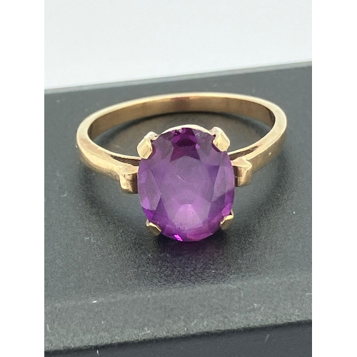 287 - Vintage 9 carat GOLD and TOPAZ RING having beautifully faceted oval  PINK TOPAZ  set to top. Full UK... 