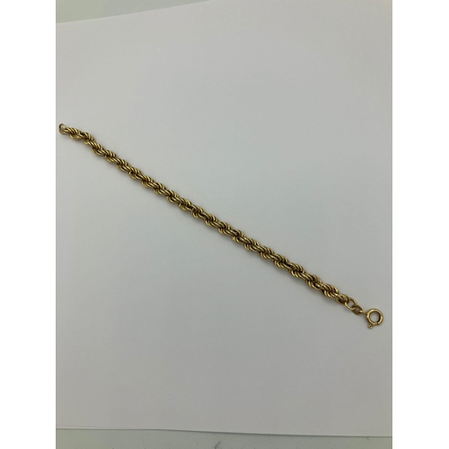 49 - 9 carat YELLOW GOLD ROPE BRACELET, Having full UK hallmark. 4.75 grams. 20 cm.