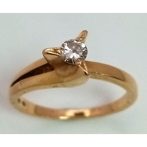 138 - A 14K YELLOW GOLD DIAMOND SOLITAIRE RING 0.15CT 3.5G SIZE K