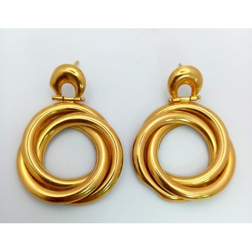 108 - A PAIR OF 18K GOLD EARRINGS IN ATTRACTIVE HOOP SHAPE.  11.5gms