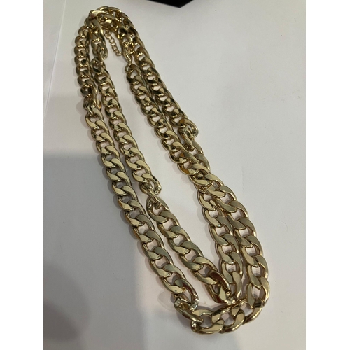 291 - Magnificent selection of Top Quality GOLD TONE NECKLACES and CHAINS. Please see pictures.