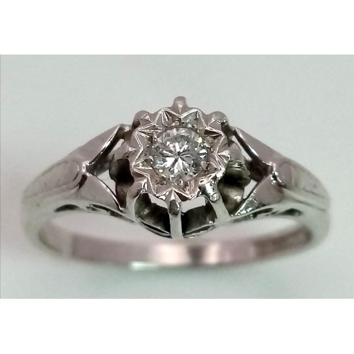 334 - 18K WHITE GOLD & PLATINUM VINTAGE DIAMOND SOLITAIRE RING. TOTAL WEIGHT 4.2G.  SIZE Q