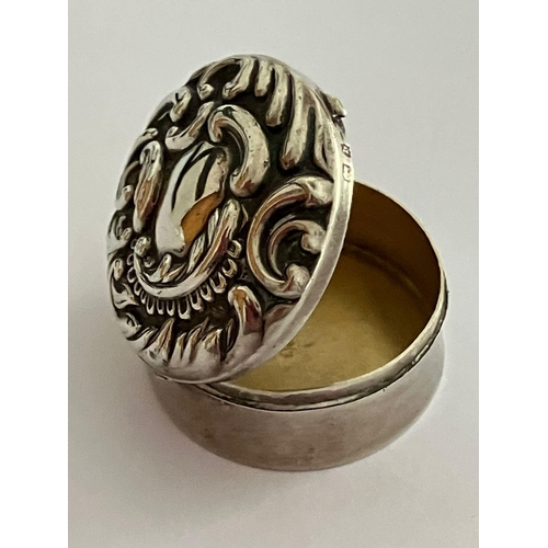 270 - Antique SILVER PILL/SNUFF BOX in  Circular form having attractive repousse design to lid. Clear hall... 