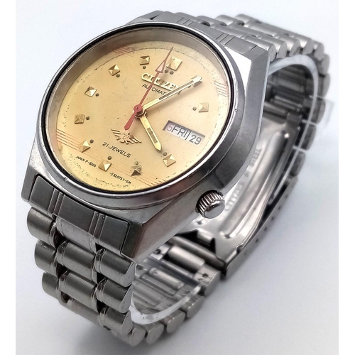 367 - A Vintage Citizen 21 Jewel Automatic Gents Watch. Stainless steel strap and case - 36mm. Gold tone d... 