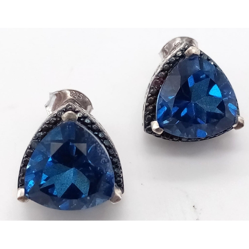 1644 - A Pair Of 925 Silver Blue Glass Earrings. Total Weight 5.93g