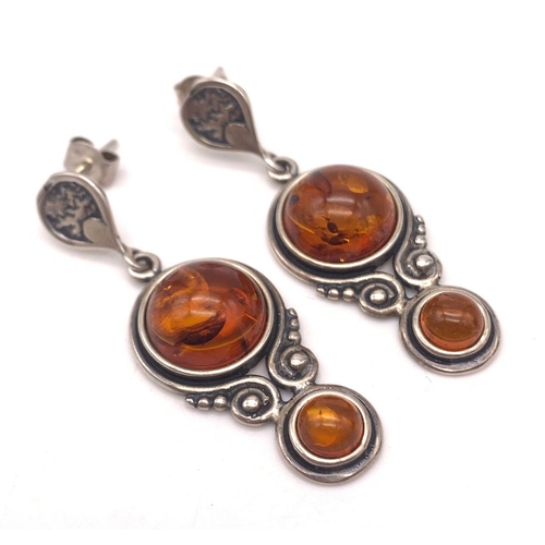 1650 - A Pair Of Silver Amber Dangler Earrings. Total Weight 7.94g