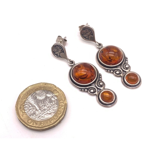 1650 - A Pair Of Silver Amber Dangler Earrings. Total Weight 7.94g