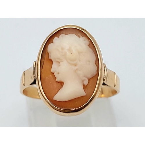 221 - A VINTAGE 21K GOLD CAMEO RING .  2.9gms   size L