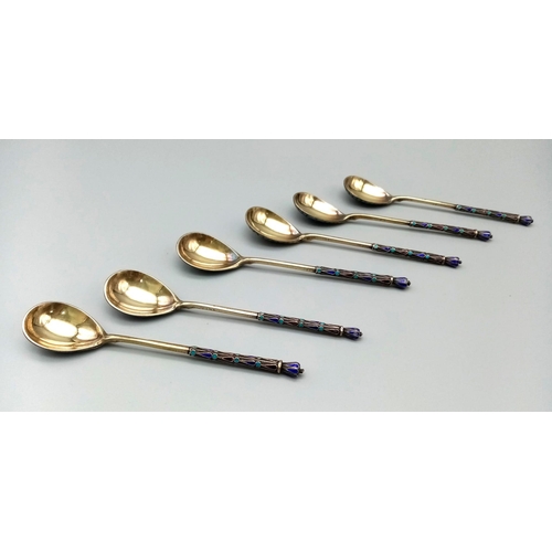 219 - Six silver gilt Russian cloisonné enamel decorated teaspoons with original case. A beautiful set of ... 