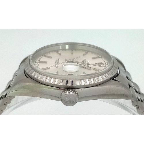 169 - A Rolex Oyster Perpetual Datejust Gents Watch. Stainless steel strap and case - 36mm. Silver-tone di... 