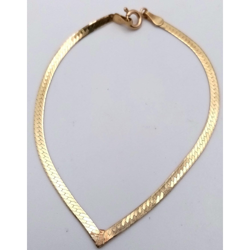 204 - A VERY DAINTY 9K GOLD CHEVRON BRACELET  1.8gms   16cms