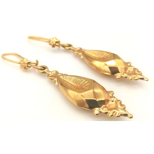 198 - A Pair of Art Deco Style 9K Gold Drop Earrings. 3.5cm. 2.22g total weight.