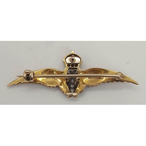 221 - 9K YELLOW GOLD DIAMOND SET ROYAL AIR FORCE RAF PIN BADGE / BROOCH. TOTAL WEIGHT 3.6G.  HALLMARKED BI... 