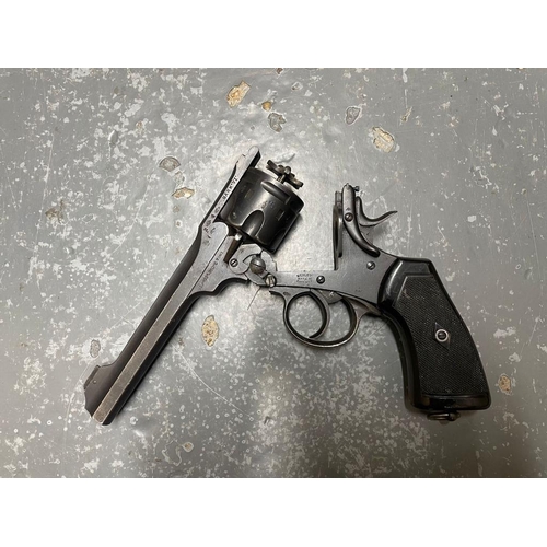 290 - A Deactivated WW1 British Webley MK6 Revolver. This .455 calibre pistol has a date mark of 1917 and ... 