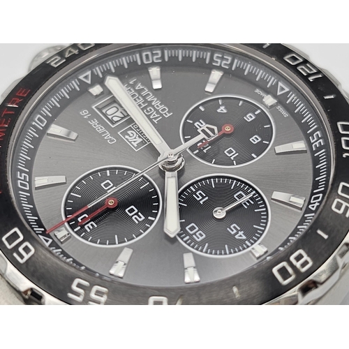 101 - A Tag Heuer Formula 1 Chronograph Gents Watch. Steel and ceramic strap and case - 43mm. Silver tone ... 