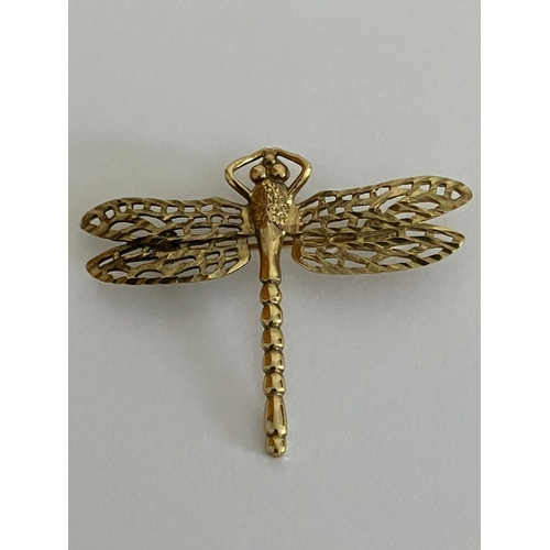 112 - 9 carat YELLOW GOLD FIREFLY BROOCH Having beautiful filigree wings complete with full UK hallmark. 2... 