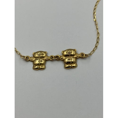 399 - 9 carat Fine GOLD TEDDY BEAR NECKLACE. Full UK hallmark. 0.95 grams. 40 cm.