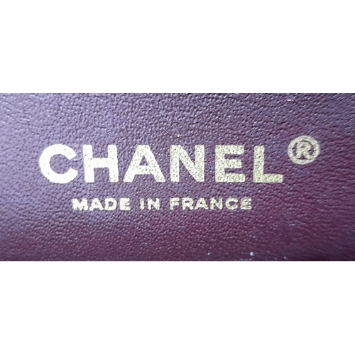 31 - A VINTAGE BLACK CAVIAR LEATHER CHANEL FLAP BAG. 24K GOLD PLATED HARDWARE. LOVELY INTERIOR POCKETS CO... 