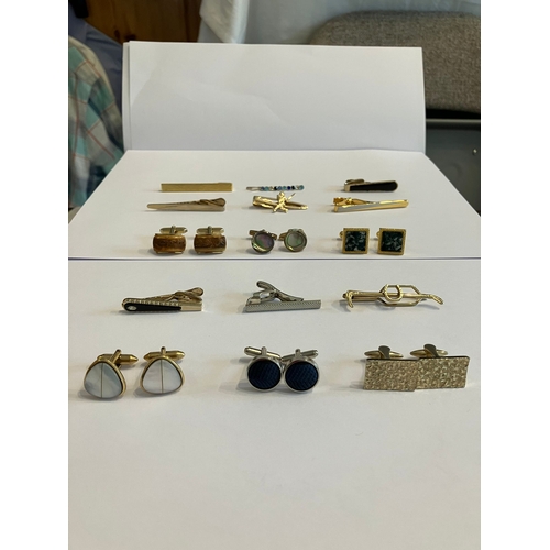 308 - Vintage selection of Gentlemans CUFFLINKS and TIE CLIPS. To include gold tone, silver tone, jewelled... 