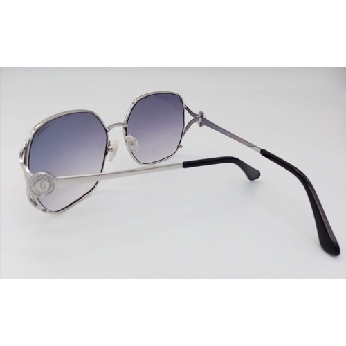 355 - A Pair of Guess Sunglasses. Ref: 13602