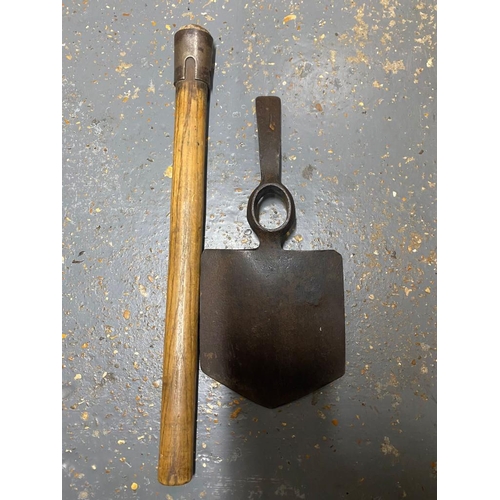 278 - A WW1 Entrenching Tool. Dated 1918. Ref: ML159