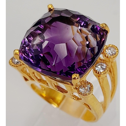 140 - A very glamorous, sterling silver and gold ring with a large, cushion cut, quality amethyst (17 x 17... 