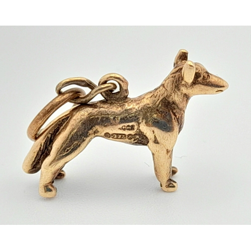 1358 - A VINTAGE 9K YELLOW GOLD DOG CHARM, WEIGHT 2.7G AND 2CM WIDE APPROX