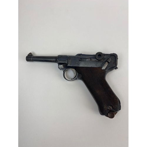 82 - A Highly Collectible Deactivated 1916 German Luger Pistol. Dated 1916, this Erfurt marked, manufactu... 