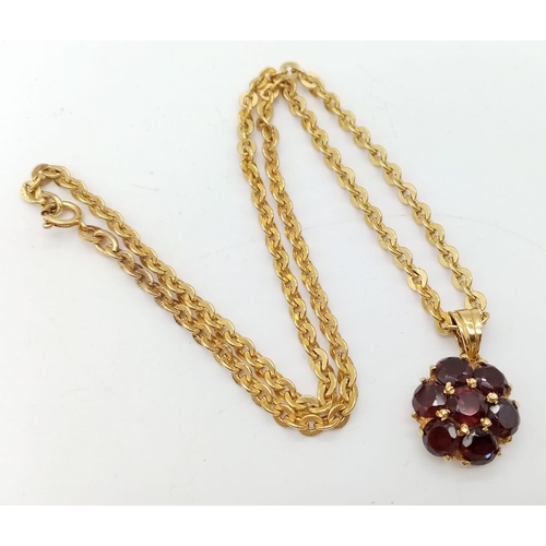 100 - Two Wonderful Pieces of Jewellery: An 18k Yellow Gold Garnet Pendant on an 18K Yellow Gold Chain - 2... 