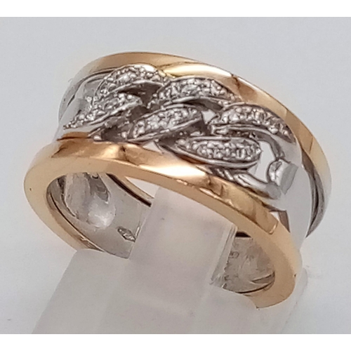 123 - A 18K ROSE AND WHITE GOLD DIAMOND SET LINKED BAND RING. TOTAL WEIGHT 6.9G. SIZE N.