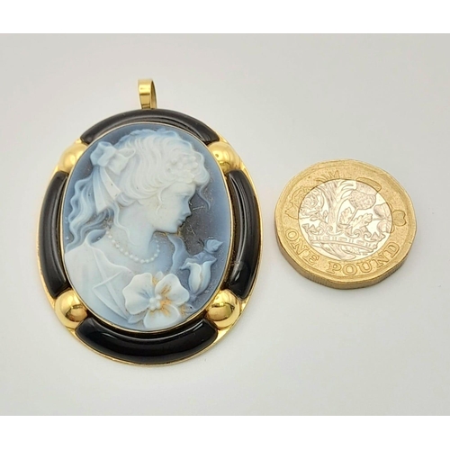 164 - A VINTAGE 18K YELLOW GOLD CAMEO & BLACK ONYX SET BROOCH/PENDANT. TOTAL WEIGHT 16.12G. TOTAL LENGTH A... 