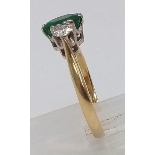 171 - A 18K YELLOW GOLD 0.3CT DIAMOND & 0.75CT OVAL EMERALD RING. TOTAL WEIGHT 3.5G. SIZE L/M.