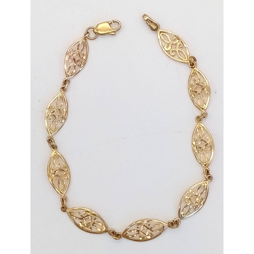 120 - A delicate and very feminine 9 K yellow gold bracelet, length: 19 cm, weight: 2.9 g.