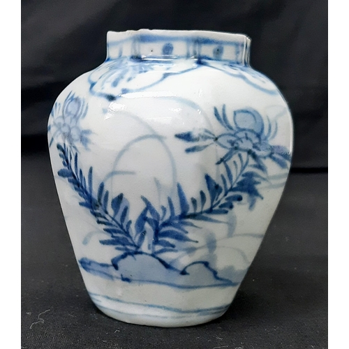 66 - An Antique Ming Dynasty Small Blue and White Porcelain Pot.
Please see photos for conditions. 9cm ta... 